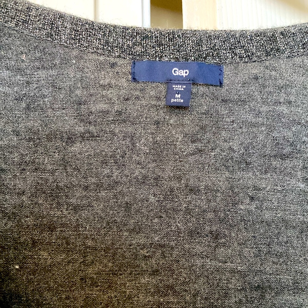 Gently Worn Gap Gray 6 Button Front 2 Pockets Car… - image 5